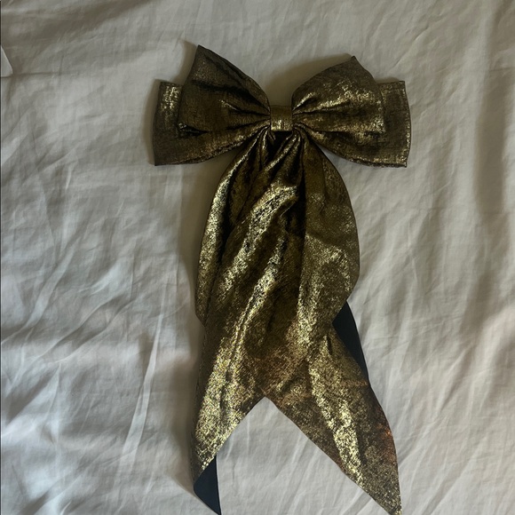 Other - Gold Metallic Bow Hair Accessory